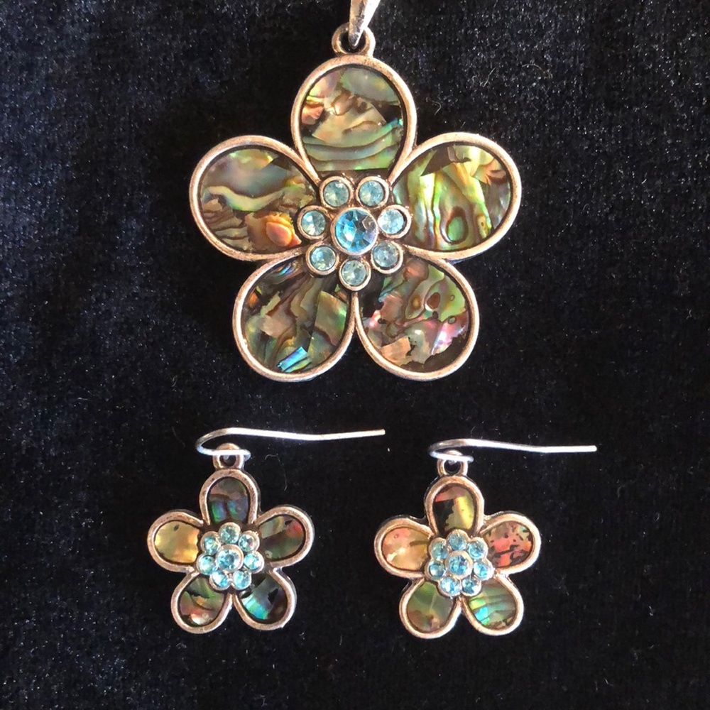Silver necklace and earrings